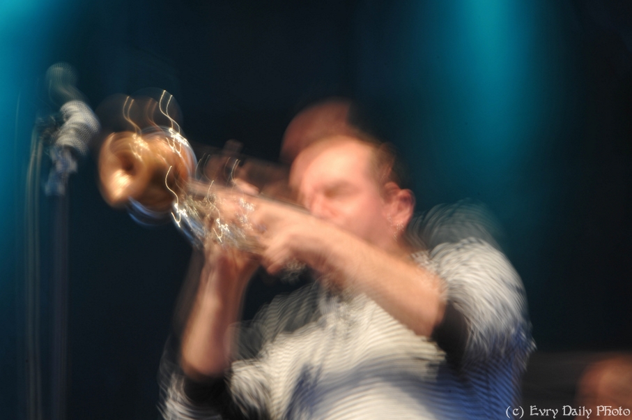 Evry daily Photo - Fete de la Musique Evry - Flou Musical -  Yuri Buenaventura - large - 4729589710.jpg